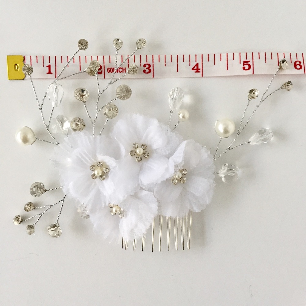 NEW FLORAL SILVER GEM BRIDAL WEDDING HAIR COMB - Picture 3 of 6